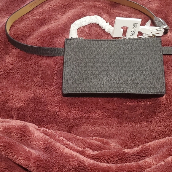 Michael Kors - Picture 3 of 12